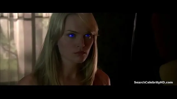 Sunny Mabrey in Species III 2004 buenas películas calientes