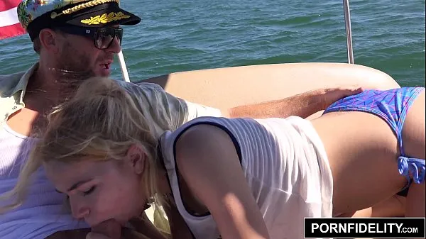 PORNFIDELITY Alina West follada por el culo en un barco buenas películas calientes