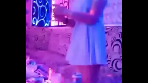 Hotte Khmer Girl Dancing in Karaoke fine filmer