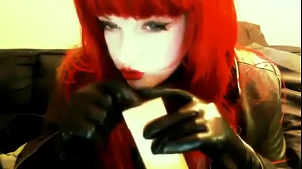 Populaire goth redhead smoking fijne films