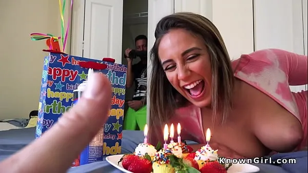 tetona natural se folla en Bday buenas películas calientes