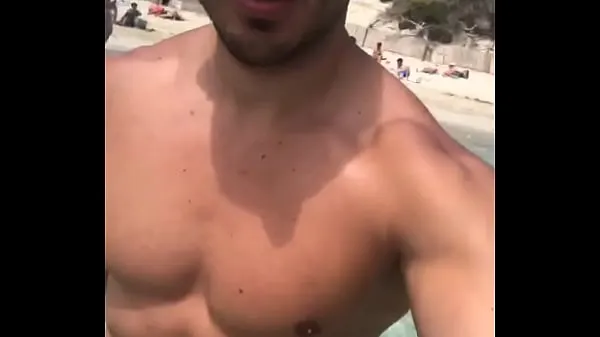 Lucas hombre acompañante joven moreno italiano en Eivissa - Ibiza Guía de buenas películas calientes