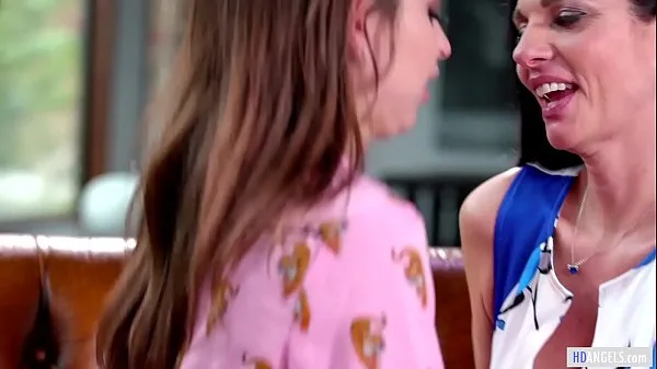 Hot S GIRL - Step Mom confesses her deep feelings - Riley Reid and Mindi Mink fine Movies