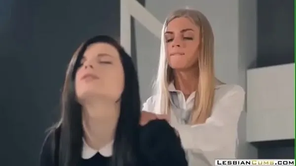 Lesbians Deep Fucking with Strapon Toy Phim hay hấp dẫn