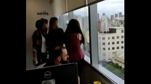 热门 Couple in rooftop Argentina 优质影片