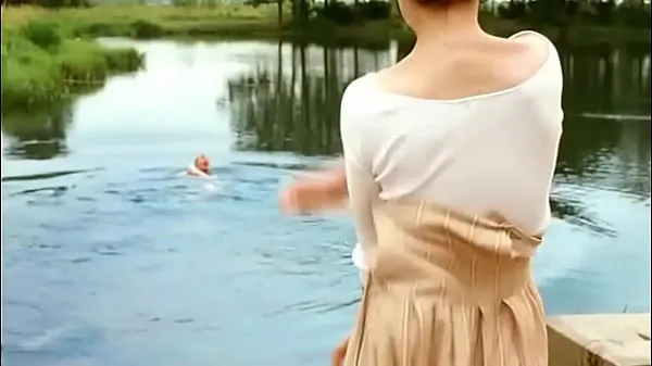 Film caldi Irina Goryacheva Nuoto nudo nel lago belli