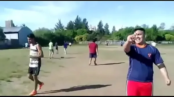 Menő NO CREERÁS LO QUE HARÁ ESTE JUGADOR LUEGO DE PATEAR EL BALÓN | Hermandad Velodromerafinom filmek