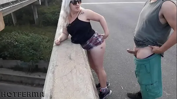 Καυτές Blonde babe sucks friend on the highway bridge καλές ταινίες