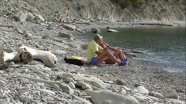 Film caldi Il blogger di viaggio ha incontrato una ragazza per nudisti. Pompino pubblico sulla spiaggia in Bulgaria. RoleplaysCouples belli