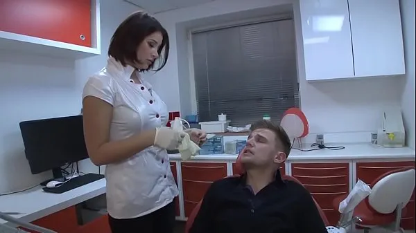 Filmes um jovem dentista o. dar sua buceta para evitar a reclamação do cliente para seu chefe excelentes