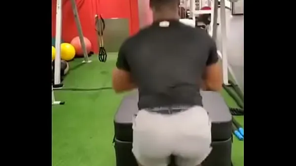 Gym workout with a fat ass bons films