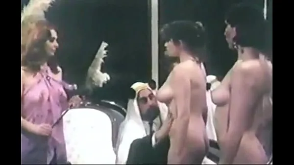 مشہور arab sultan selecting harem slave عمدہ فلمیں