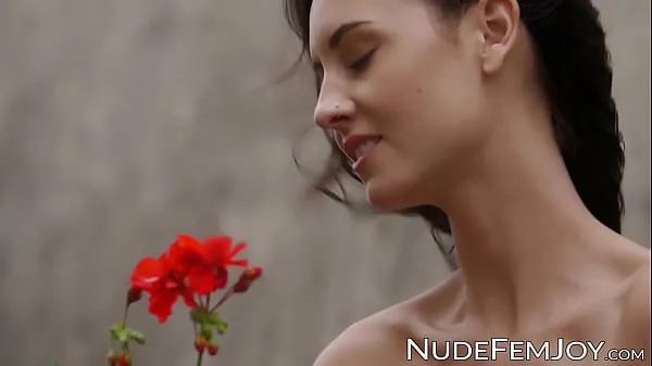 Sabrina G shows off natural tits and shaved pussy outdoor أفلام رائعة رائعة