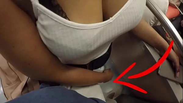 Film caldi Milf bionda sconosciuta con grandi tette ha iniziato a toccarmi il cazzo in metropolitana! Si chiama sesso vestito belli