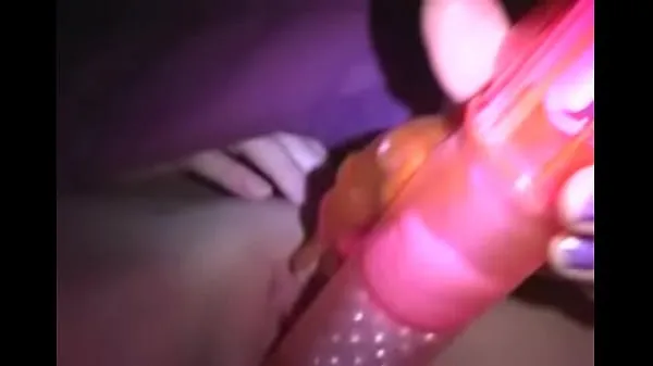 El vibrador de conejo hace que su coño gotee y sepa tan bien buenas películas calientes