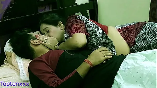 La belle-mère indienne Bengali Milf enseigne à son beau-fils comment faire l'amour avec sa petite amie !! Avec un son clair et sale bons films