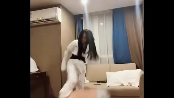 热门 Female college student slave with double s taekwondo 优质影片