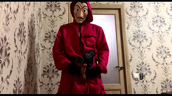 Cosplay on the robber from the Netflix series - La Casa De Papel أفلام رائعة رائعة