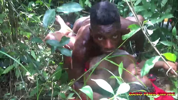 EN TANT QUE FILS D'UN MILLIONNAIRE POPULAIRE, J'AI BAISÉ UNE FILLE DU VILLAGE AFRICAIN ET ELLE ME MONTE DANS LA BROUSSE ET J'AI VRAIMENT APPRÉCIÉ LE VILLAGE WET PUSSY {DEUXIÈME PARTIE, VIDÉO COMPLÈT bons films