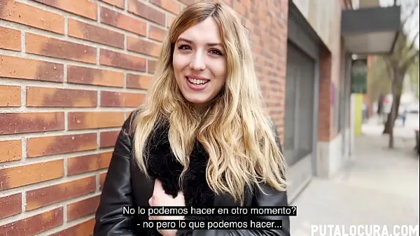 Adorable rubita es seducida en la calle con dinero para hacer sexo buenas películas calientes