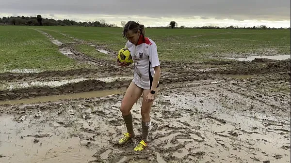 Hot After a very wet period, I found a muddy farm to have a bit of a kick about (WAM fine Movies